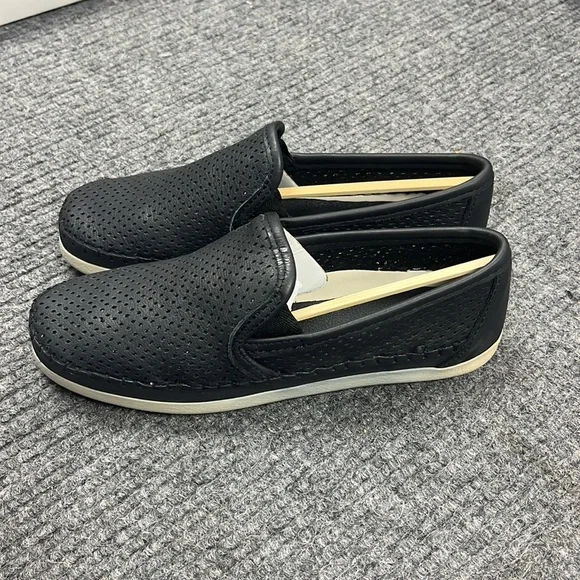 Minnetonka Women’s Pacific Black Loafers (3150) - Picture 5 of 7